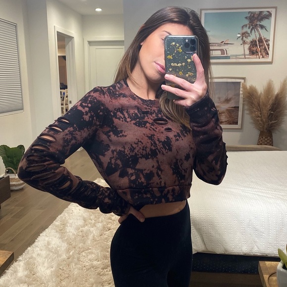 ALO Yoga Tops - Distressed Cropped Top | Bleached